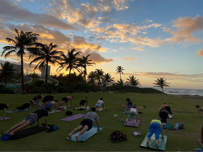Yoga al Atardecer los Jueves en Escambrón